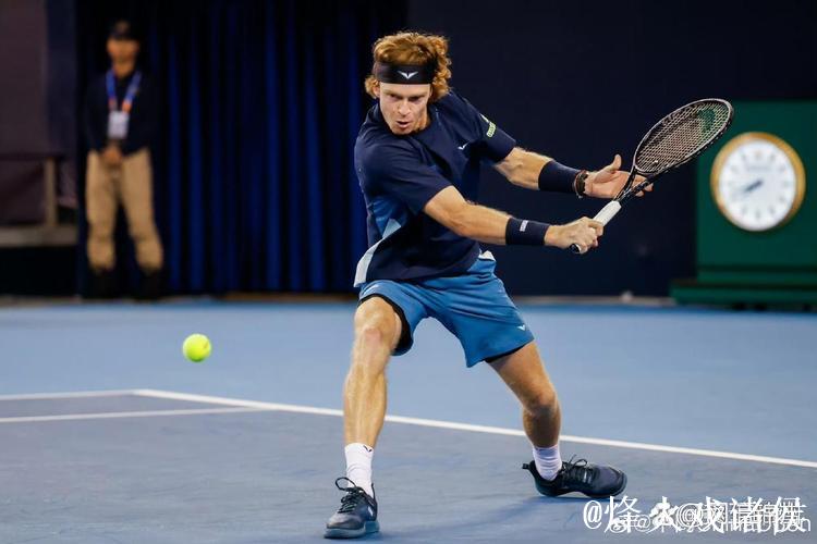 中网男单正赛第5日TOP3种子进4强 卢布列夫出局
