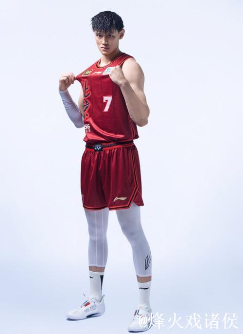 曾凡博17+8首钢胜北控 阿不都26+11新疆胜上海